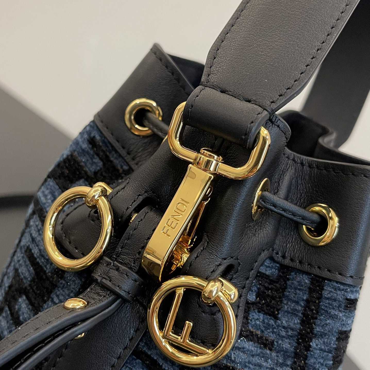 Fendi Mon Tresor Mini Bucket Bag (18-12-10cm) - 
