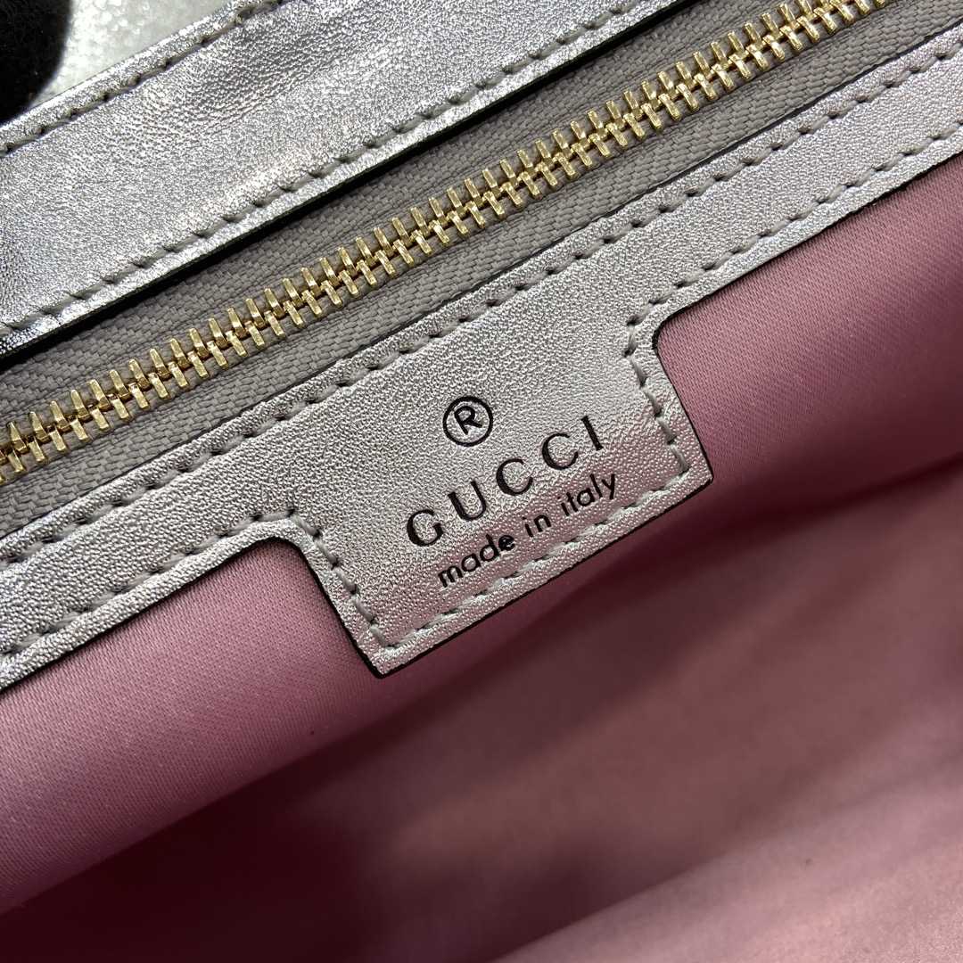Gucci GG Marmont Small Shoulder Bag - 
