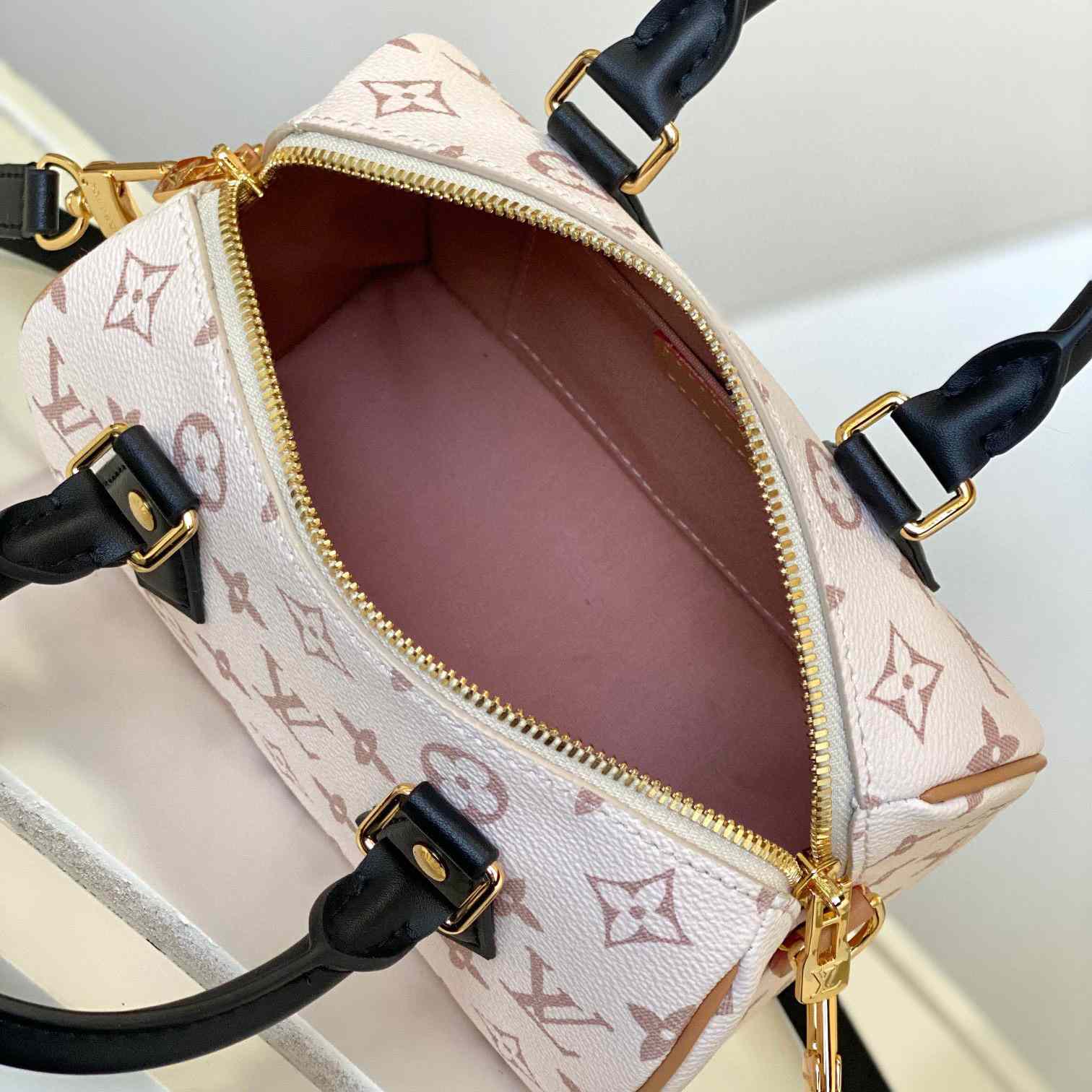 Louis Vuitton Speedy Bandouliere 20    M46906 - 