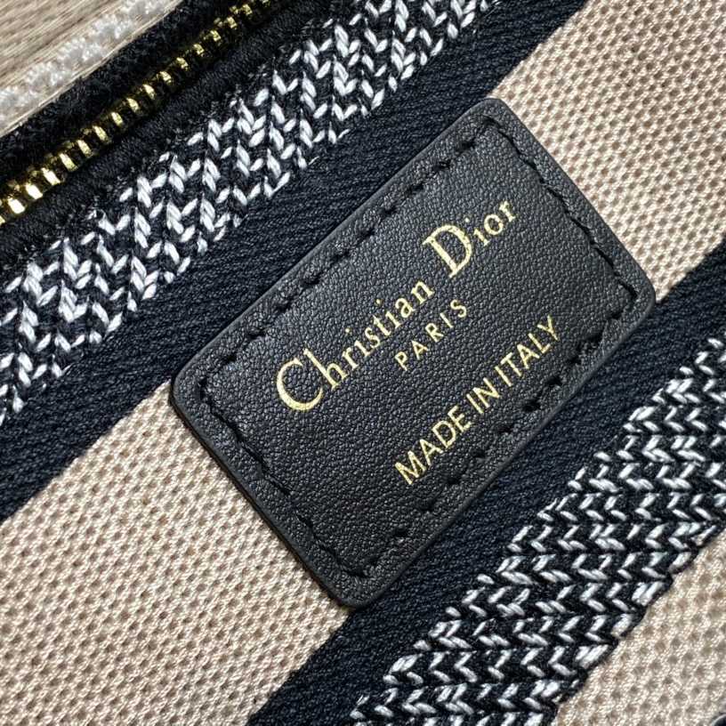 Dior Medium Lady D-Joy Bag - 