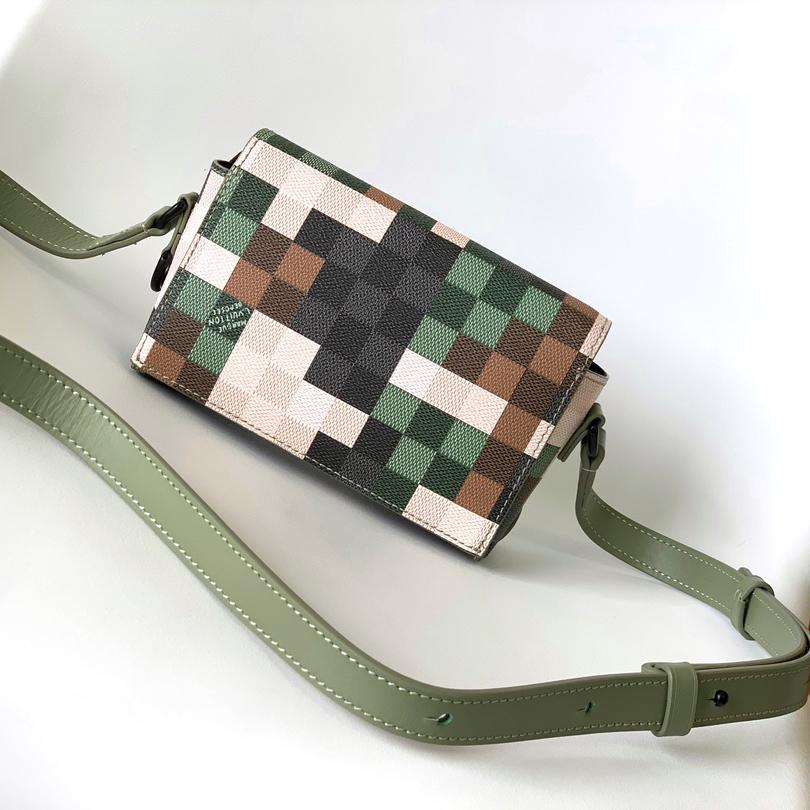 Louis Vuitton Steamer Wearable Wallet   M83172 - 