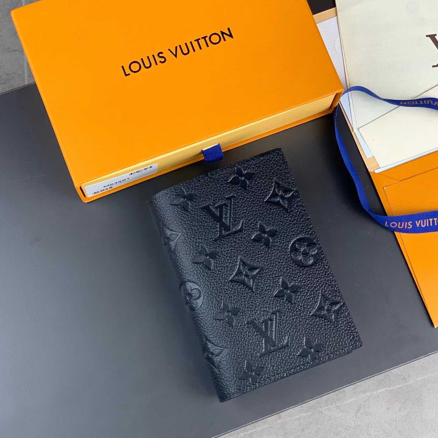 Louis Vuitton Passport Cover   M63914 - 