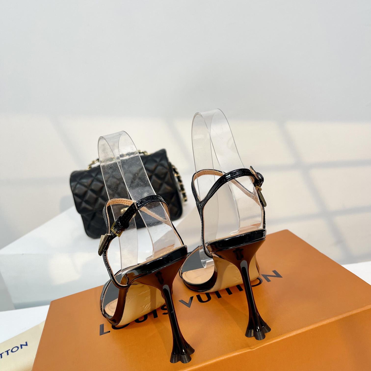 Louis Vuitton Blossom Sandal   1AC8BS - 
