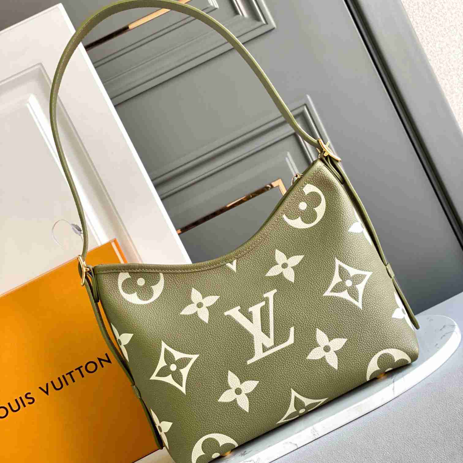 Louis Vuitton CarryAll PM    M46672 - 