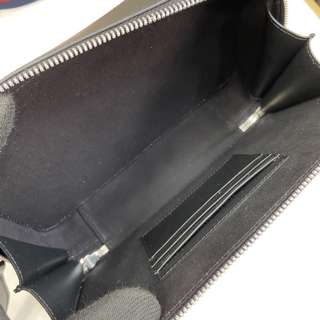 Gucci GG Supreme Mini Shoulder Bag - 