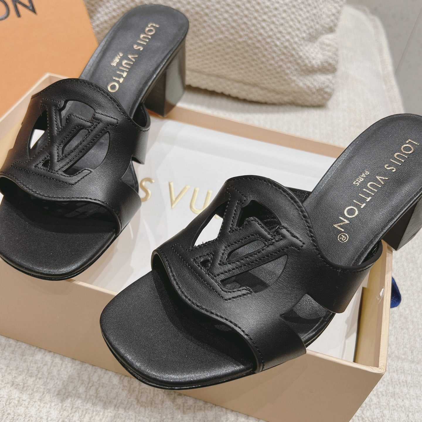 Louis Vuitton LV Isola Mule   1ACG4K - 