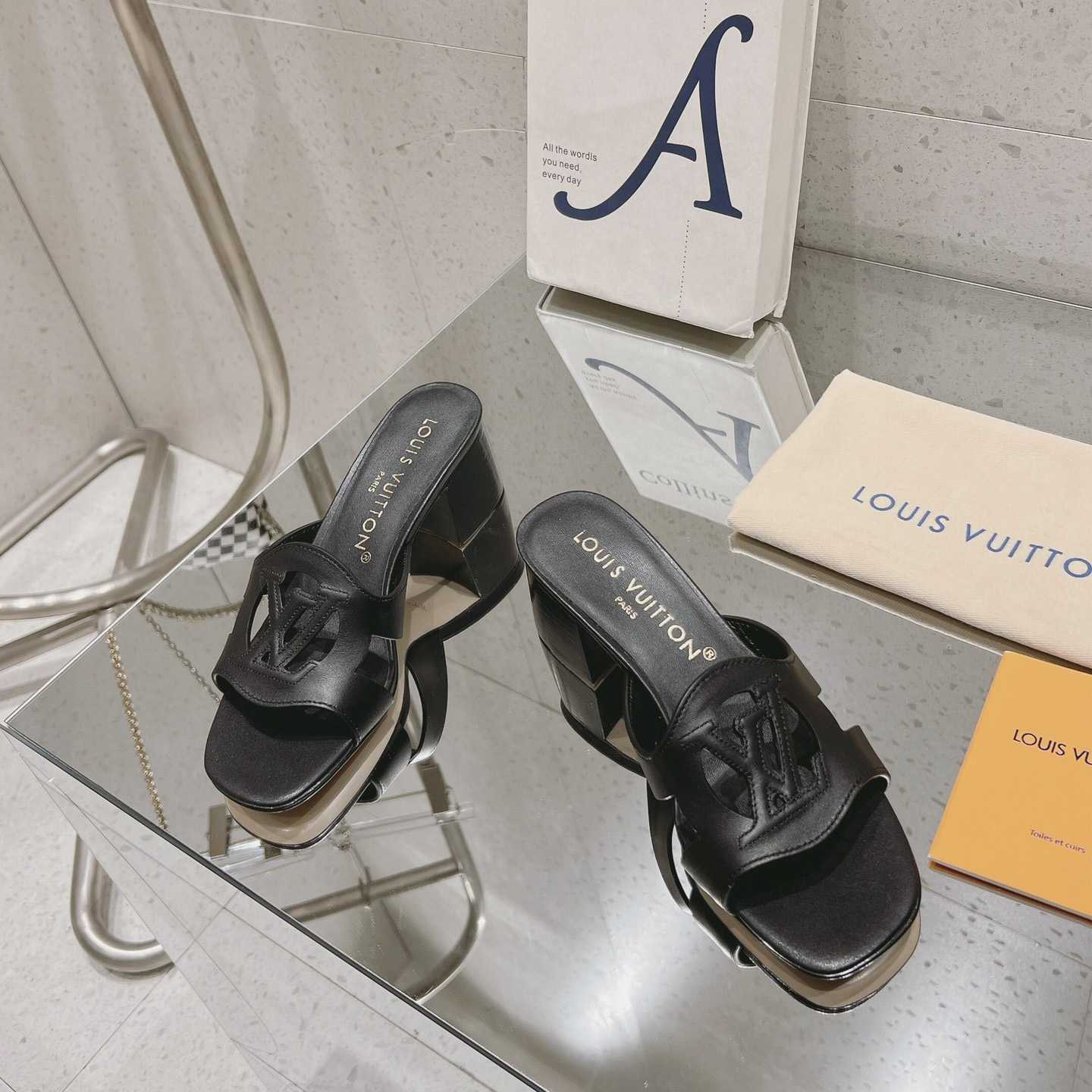 Louis Vuitton LV Isola Mule   1ACG4K - 