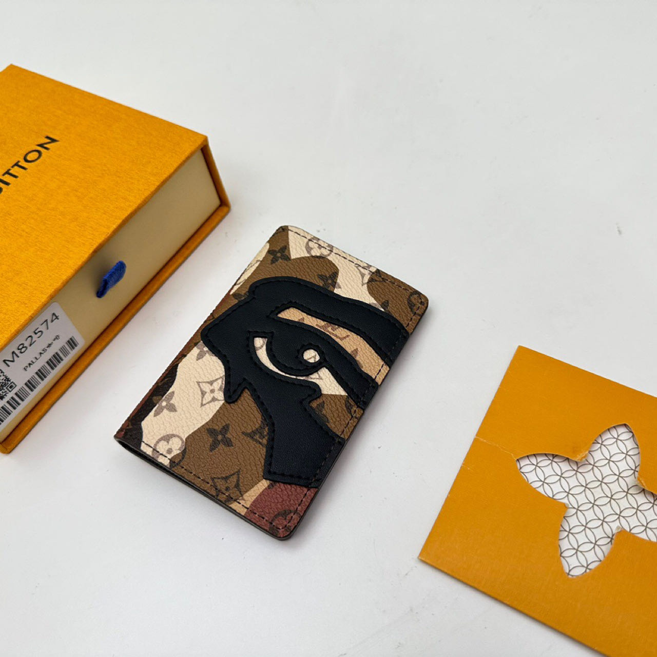 Louis Vuitton Pocket Organizer   M82574 - 