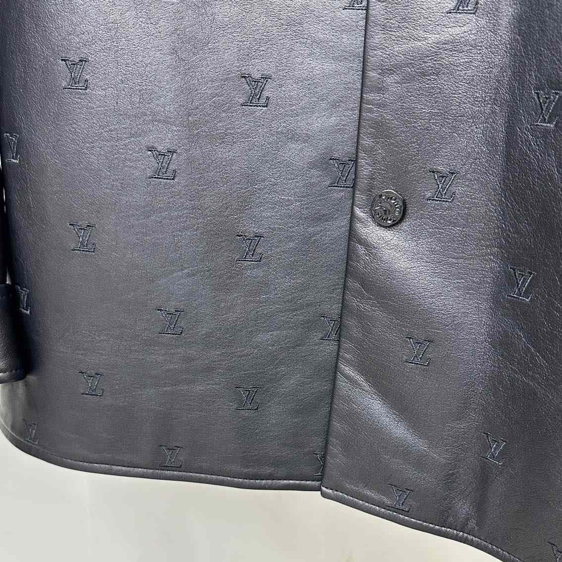 Louis Vuitton Embroidered Leather Signature Overshirt     1AFIOJ - 