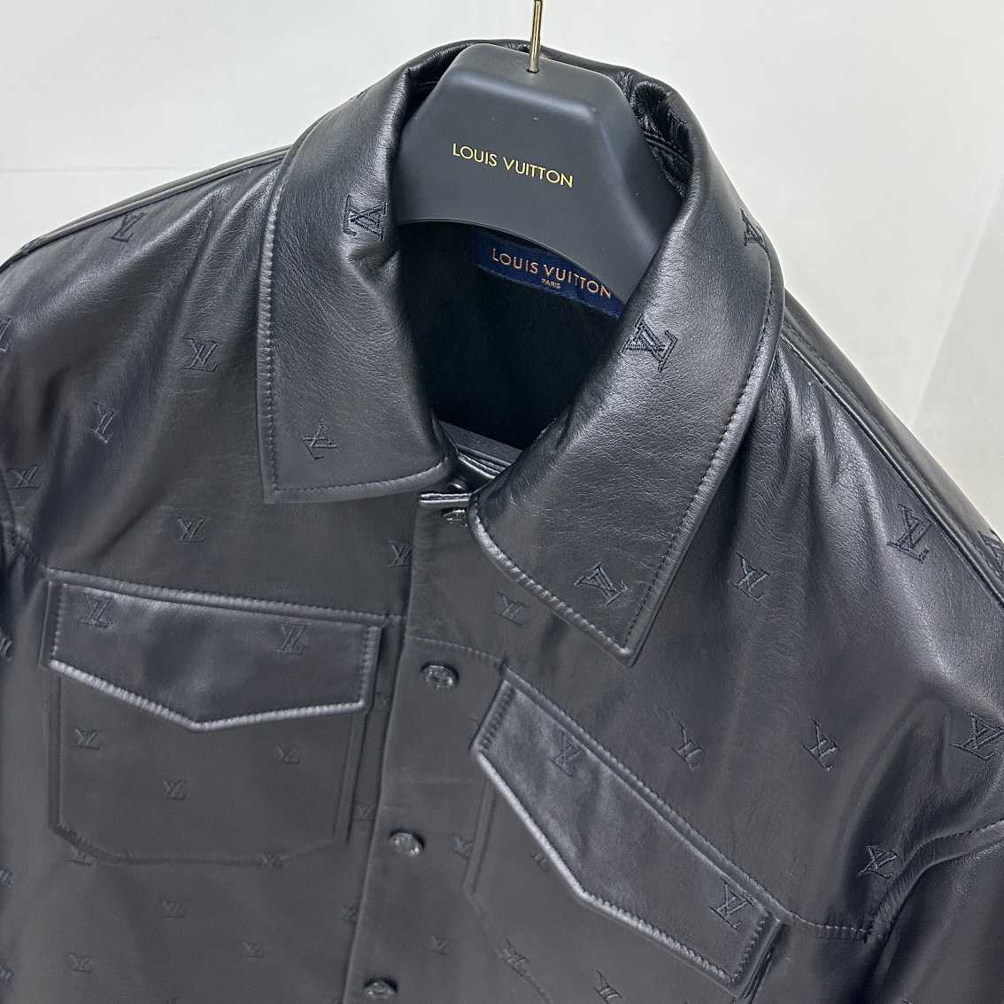 Louis Vuitton Embroidered Leather Signature Overshirt     1AFIOJ - 