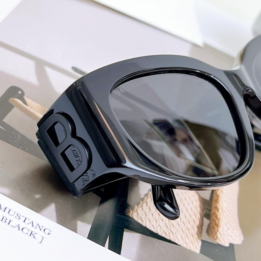 Balenciaga Bossy Round AF Sunglasses In Black  BB0324 - 