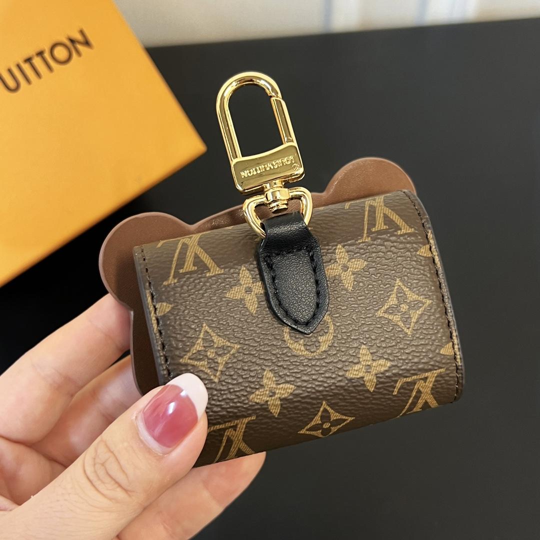 Louis Vuitton Teddy Bear Earphone Case   M01361 - 