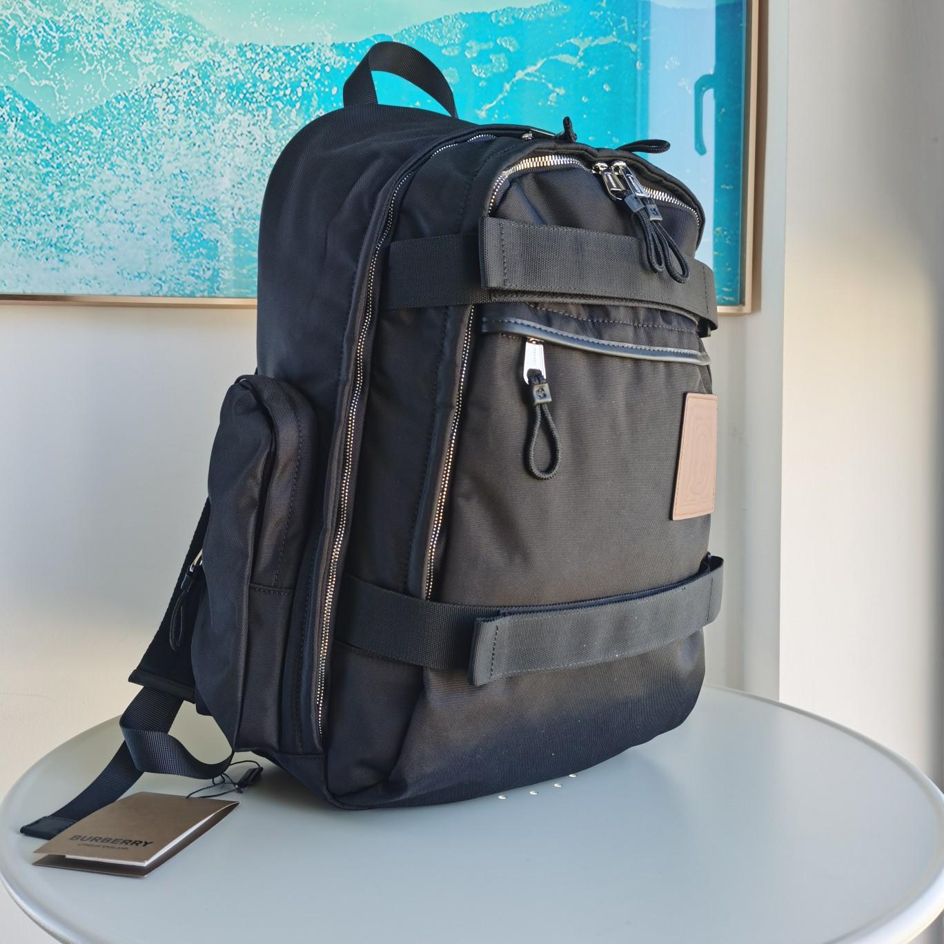 Burberry Large Cooper Backpack (30×20×49cm) - 