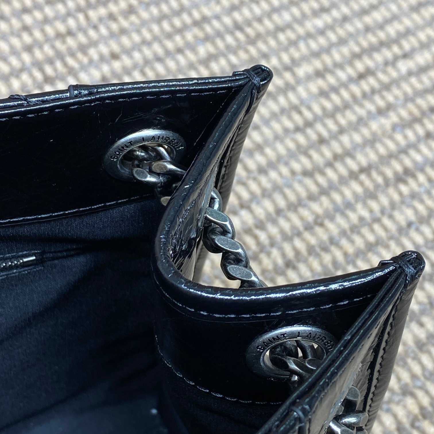 Saint Laurent NiKi Shopping In Vintage Leather - 