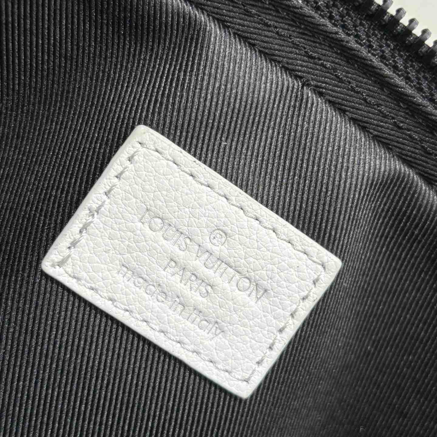 Louis Vuitton Alpha Wearable Wallet   M83383 - 