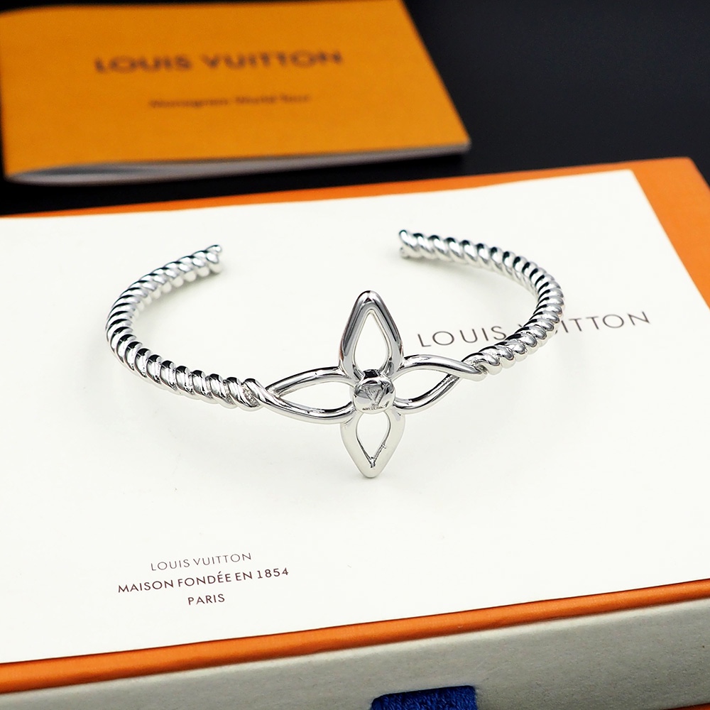 Louis Vuitton Nautical Rigid Bracelet    - 