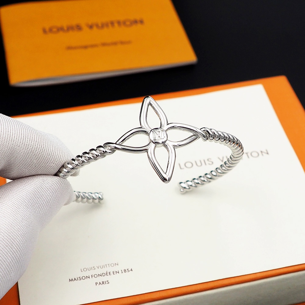 Louis Vuitton Nautical Rigid Bracelet    - 