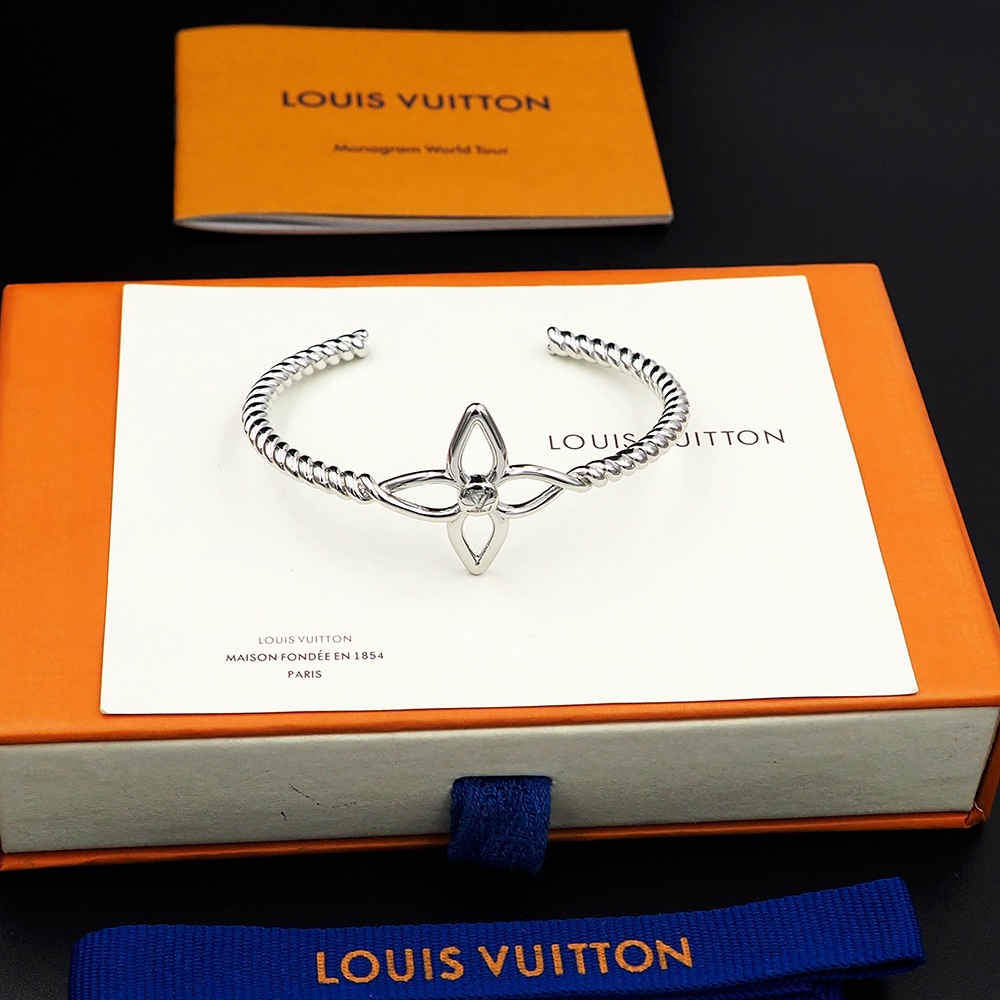 Louis Vuitton Nautical Rigid Bracelet    - 