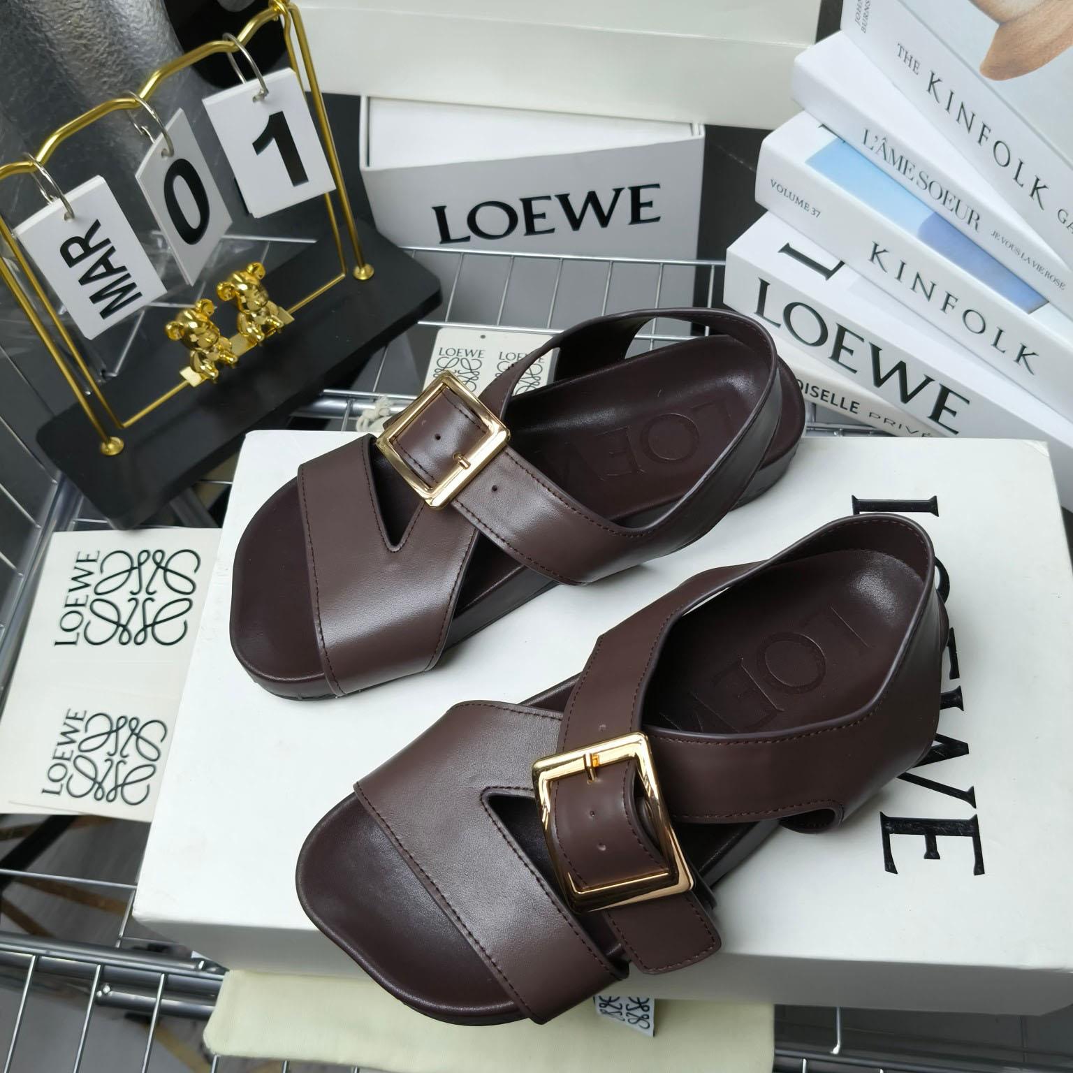 Loewe Ease Buckle Sandal In Vegetal Calfskin - 