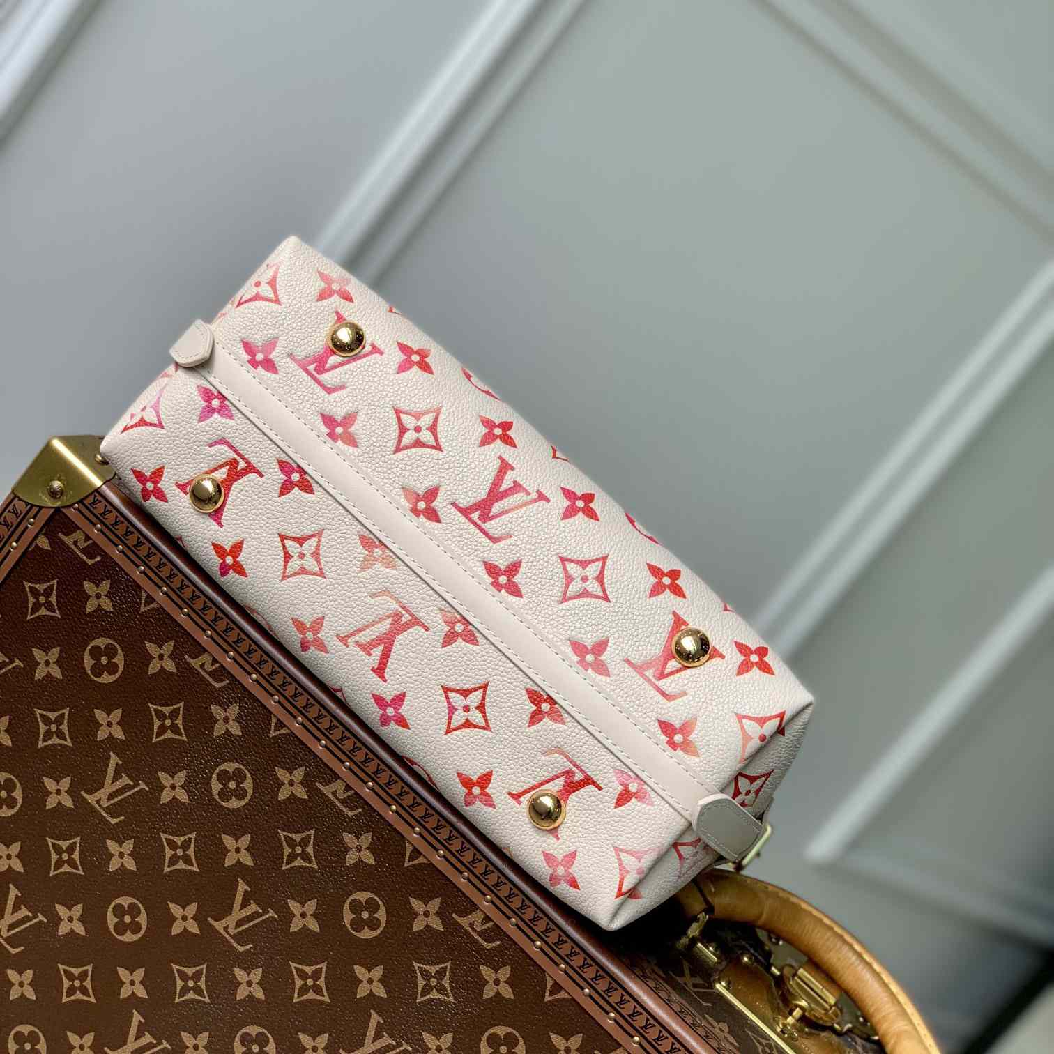Louis Vuitton CarryAll PM   M24652 - 
