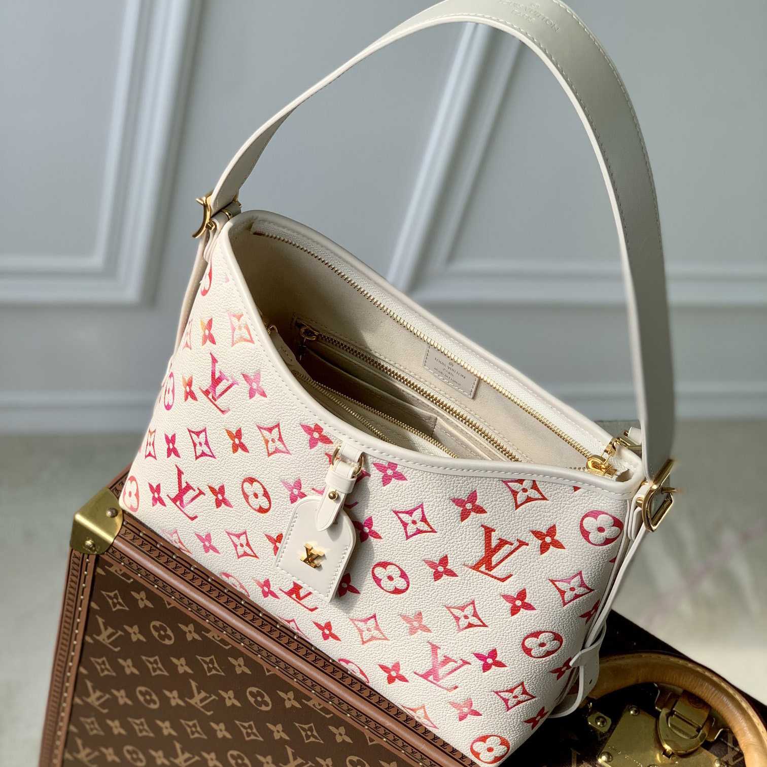 Louis Vuitton CarryAll PM   M24652 - 
