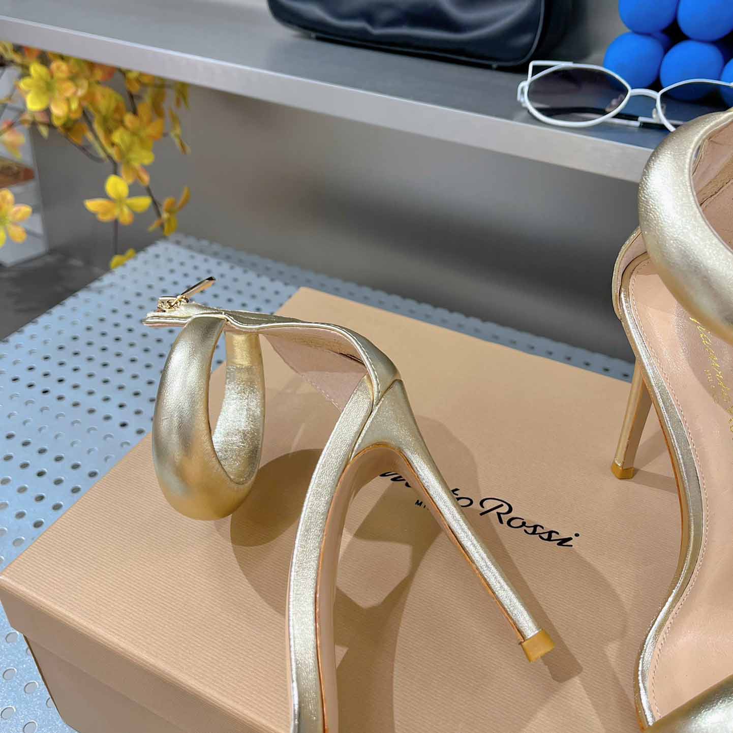 Gianvito Rossi Leather Bijoux Sandals - 