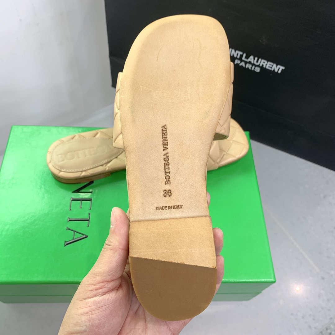 Bottega Veneta Amy Flat Mule - 