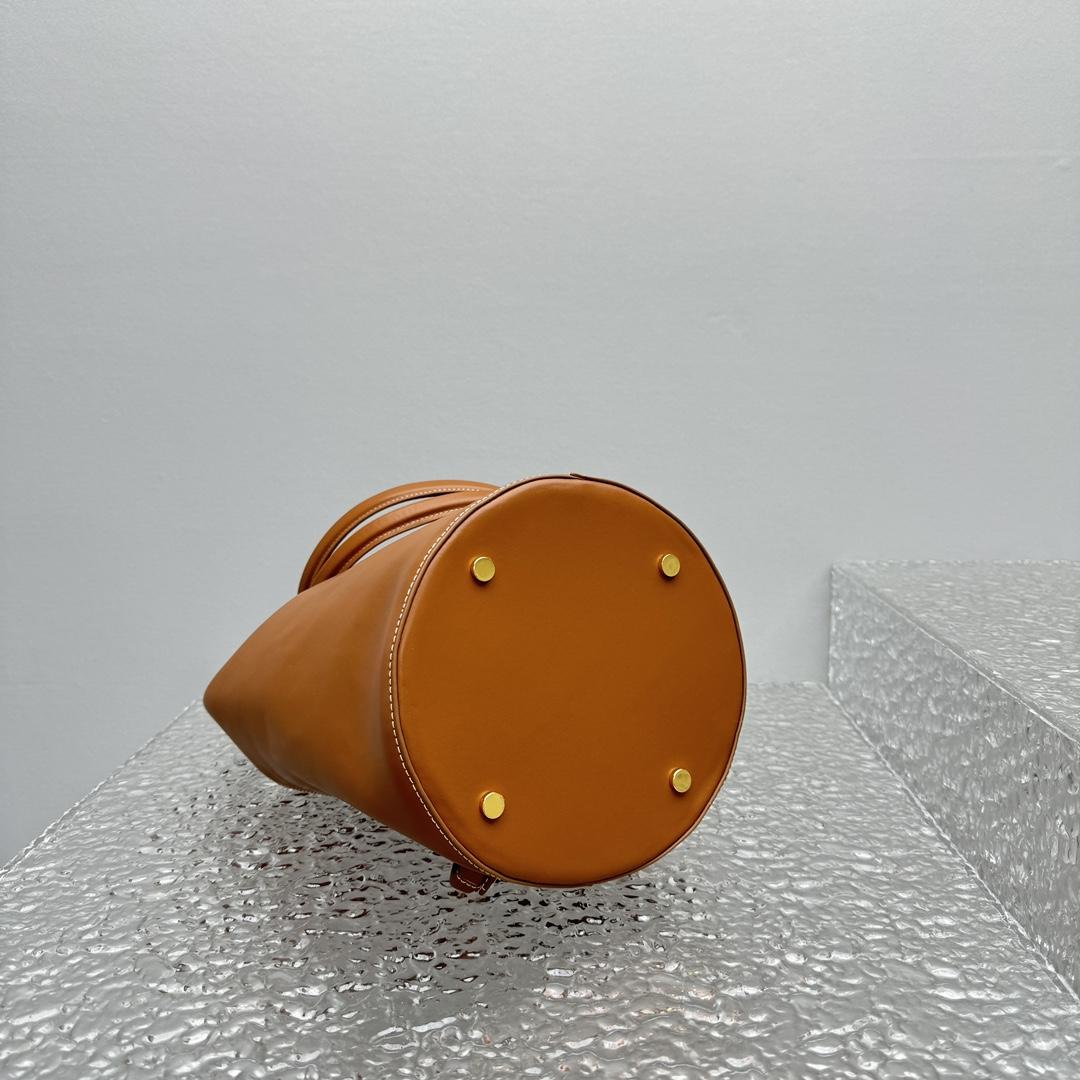 Jacquemus Le petit Tourni Mini Knotted Bucket Bag - 