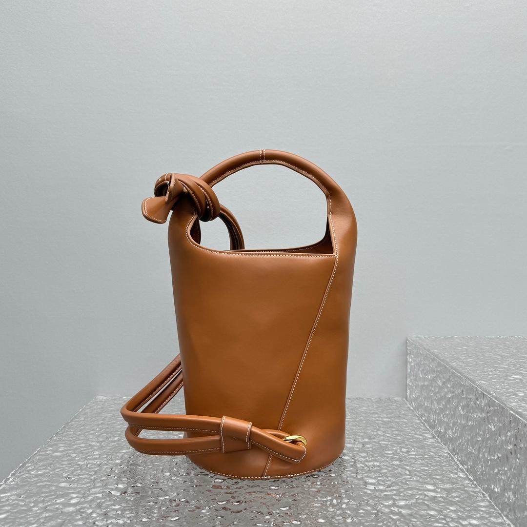 Jacquemus Le petit Tourni Mini Knotted Bucket Bag - 