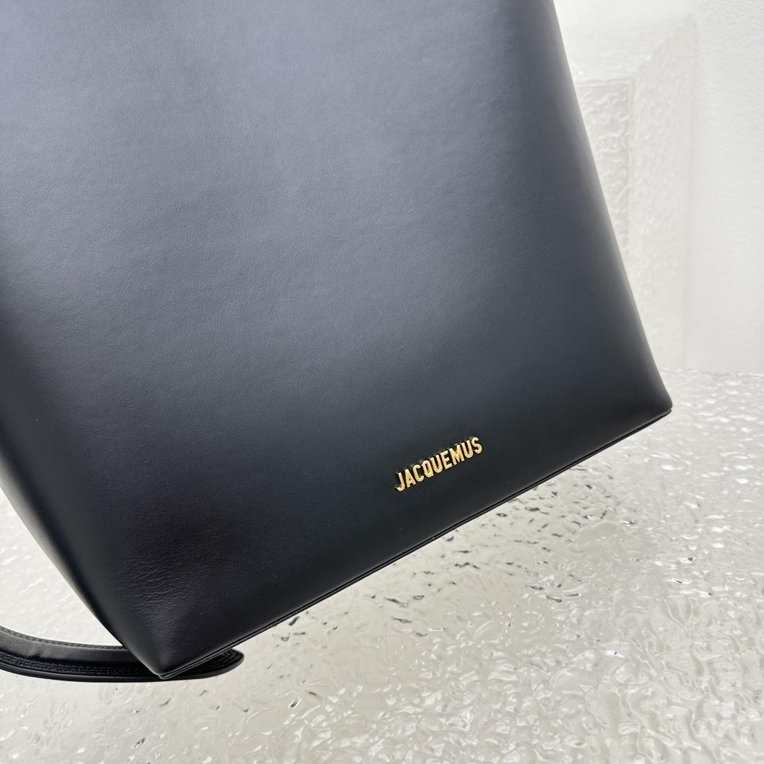 Jacquemus Le Regalo Leather Bucket Bag (30x33x14cm) - 