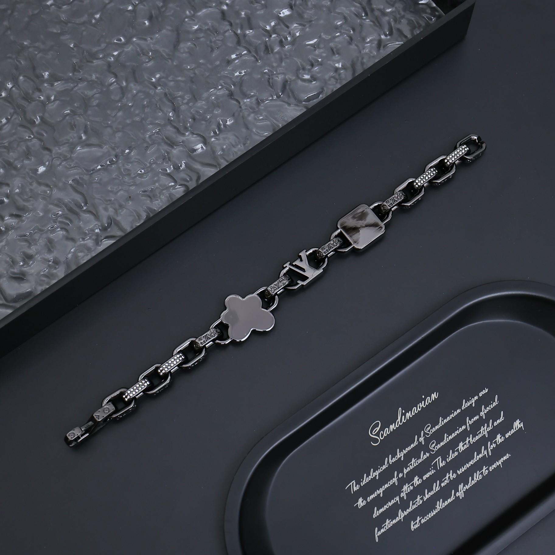 Louis Vuitton Paradise Stone Bracelet   M1594M - 
