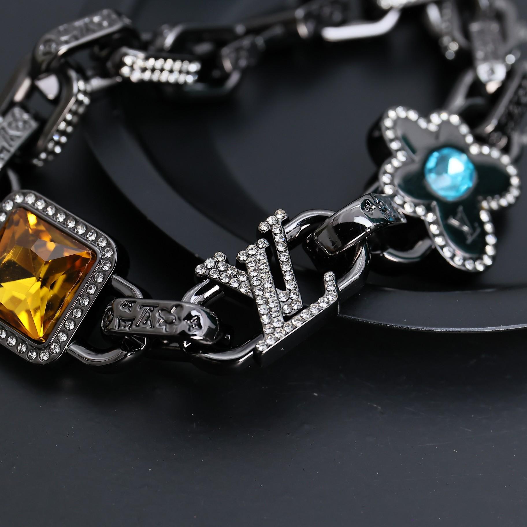 Louis Vuitton Paradise Stone Bracelet   M1594M - 