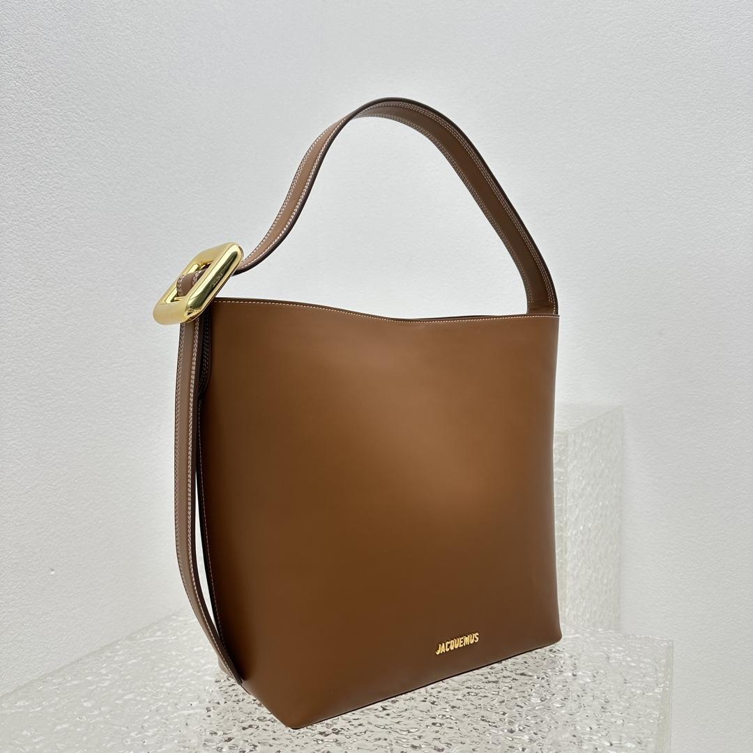 Jacquemus Le Regalo Leather Bucket Bag (30x33x14cm) - 
