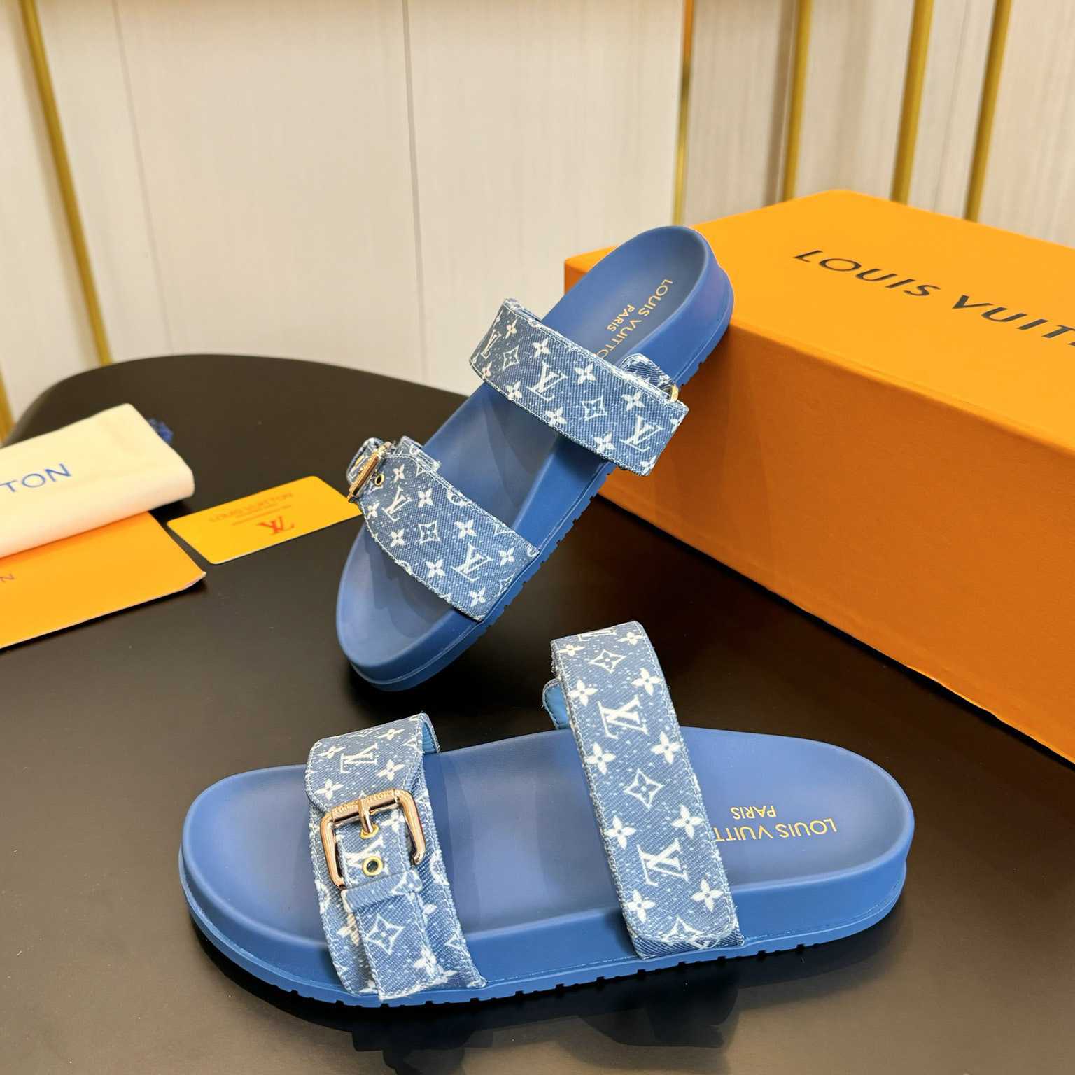 Louis Vuitton Bom Dia Flat Comfort Mule  1AD1BI - 