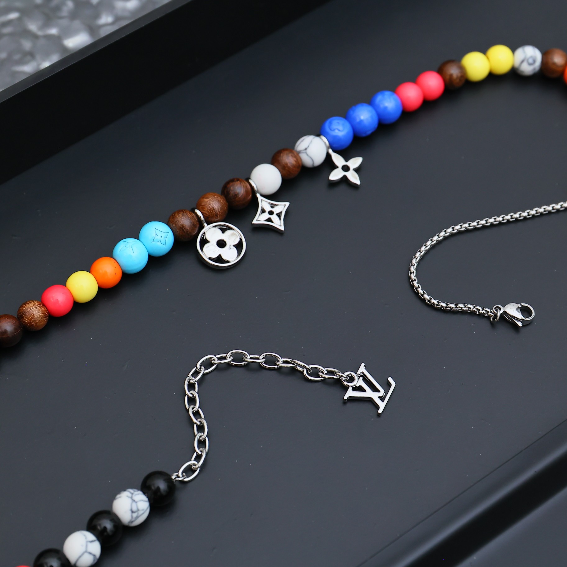 Louis Vuitton LVSurfin ' Beads Necklace    MO1891 - 