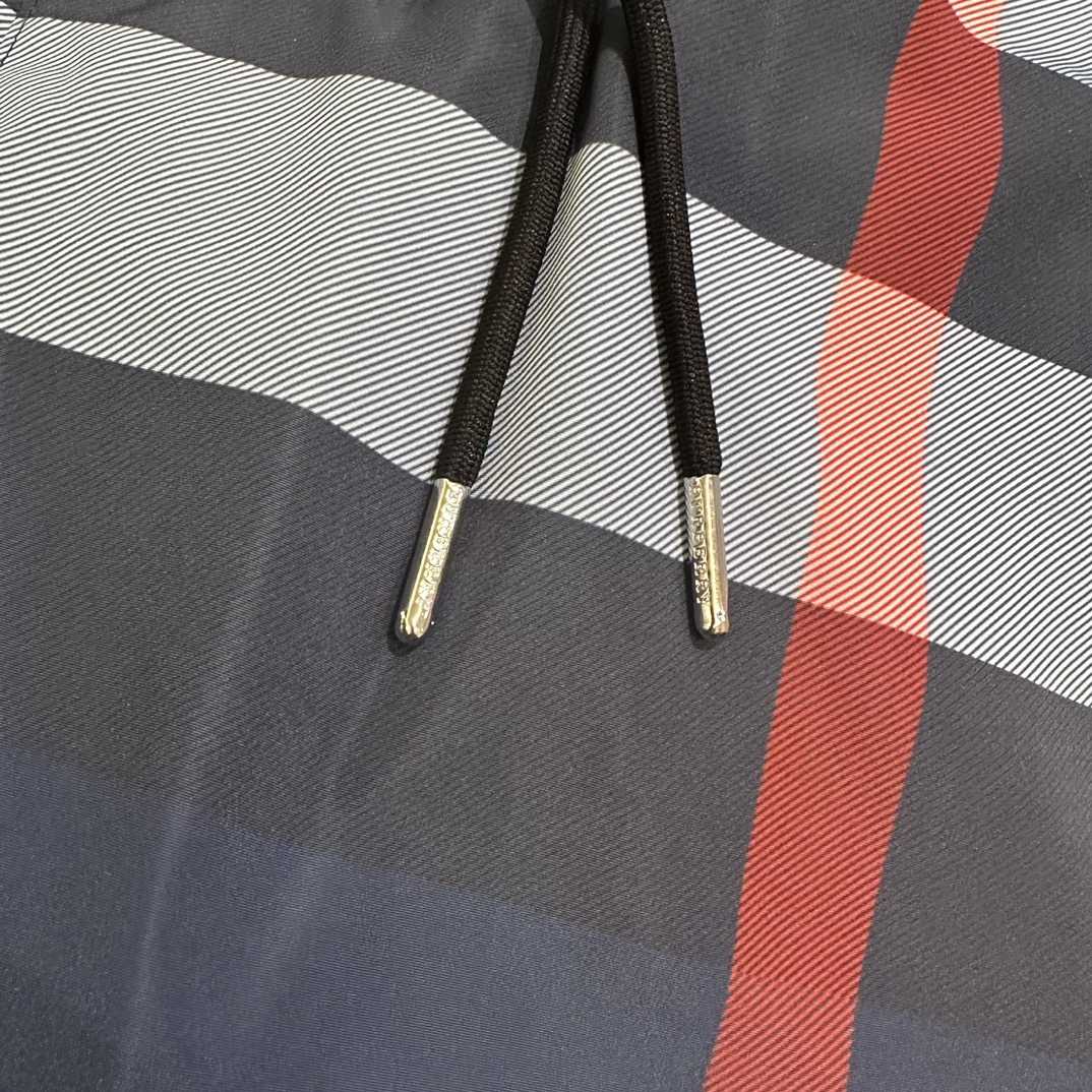 Burberry Shorts    - 