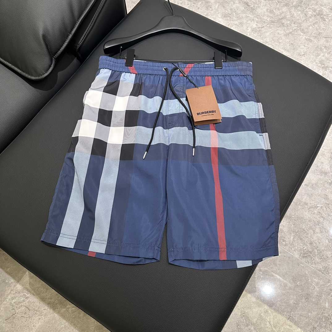 Burberry Shorts    - 