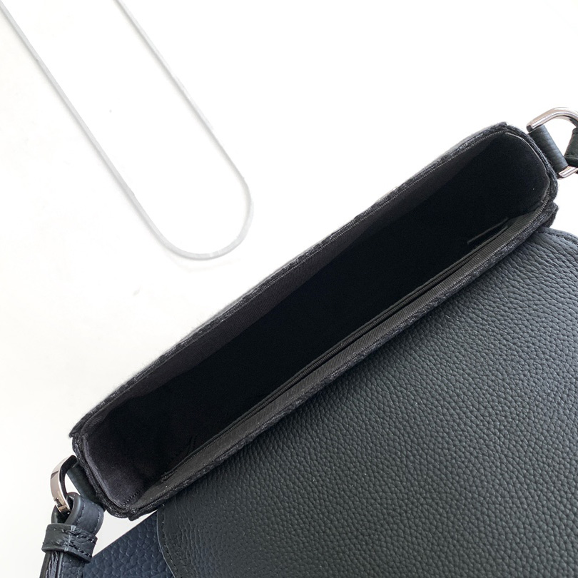 Dior Saddle Messenger Bag - 