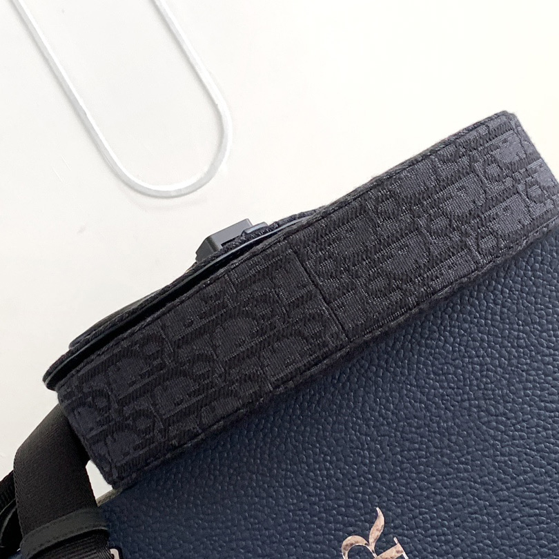 Dior Saddle Messenger Bag - 