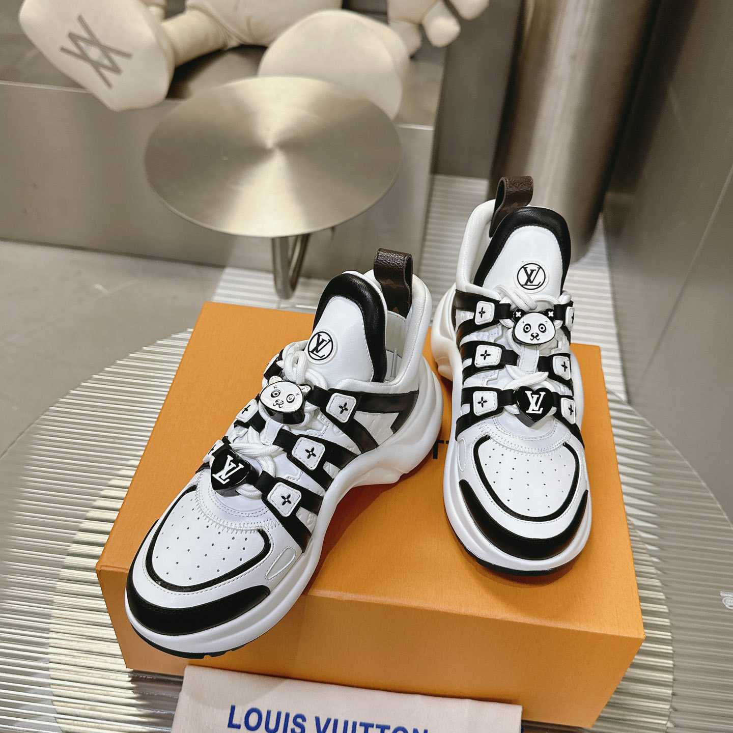 Louis Vuitton LV Archlight Sneaker   1AD2GJ - 
