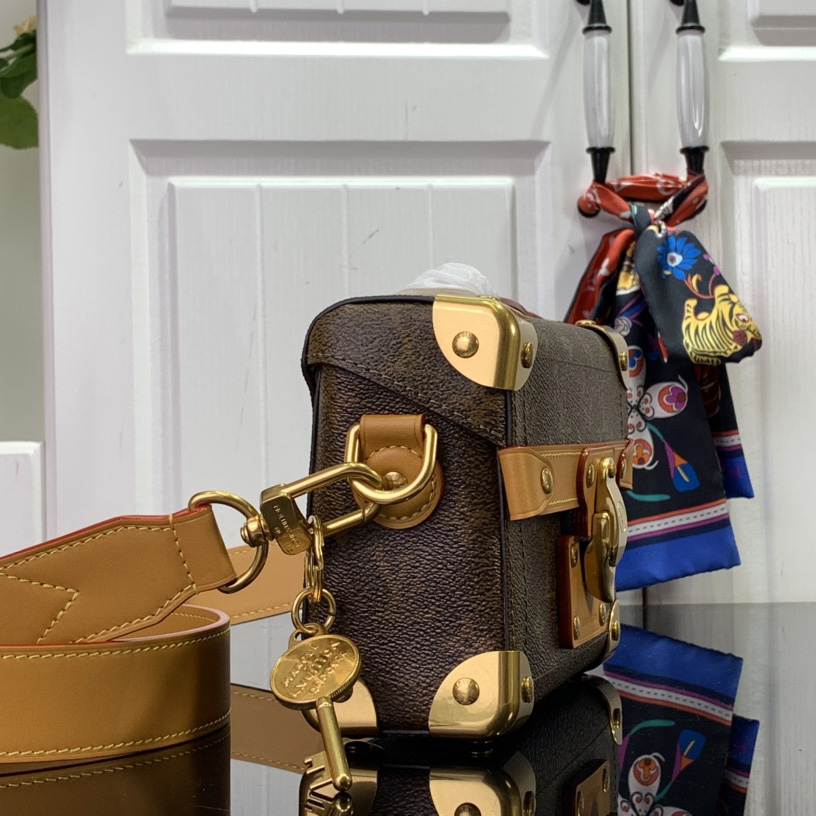Louis Vuitton Soul Trunk   M11535 - 