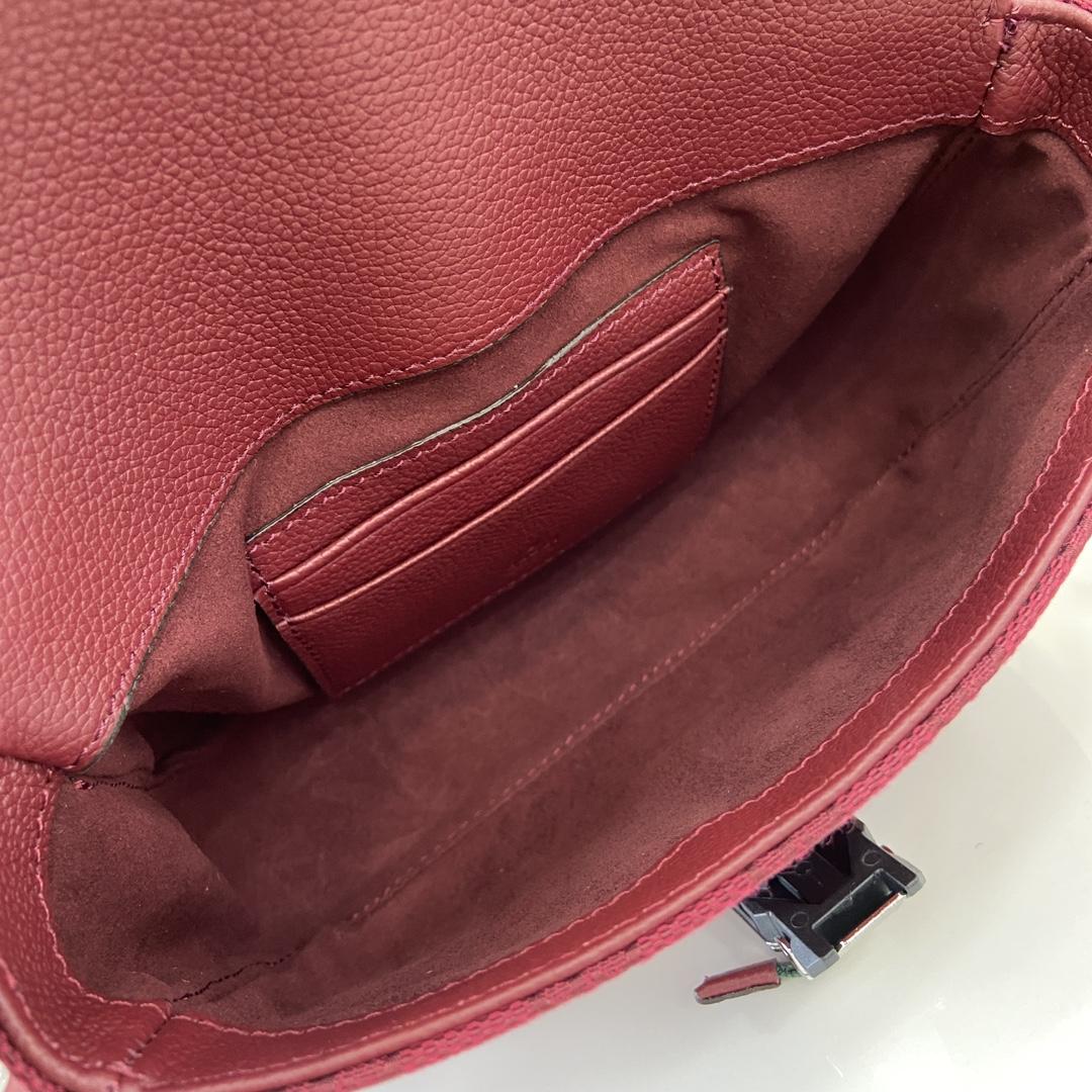 Gucci Mini GG Crossbody Bag - 