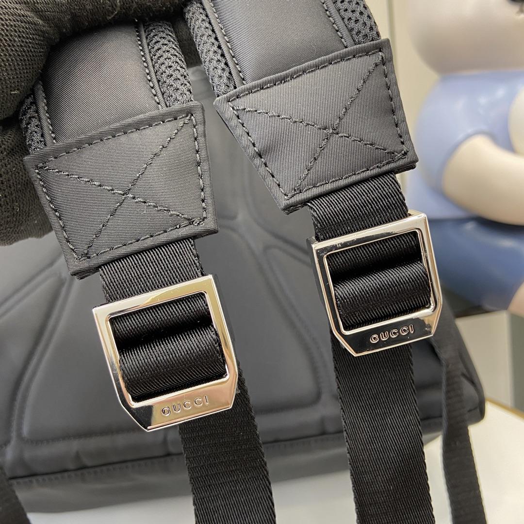 Gucci Medium Backpack With Gucci Logo - 