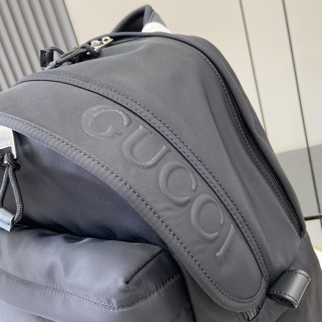 Gucci Medium Backpack With Gucci Logo - 