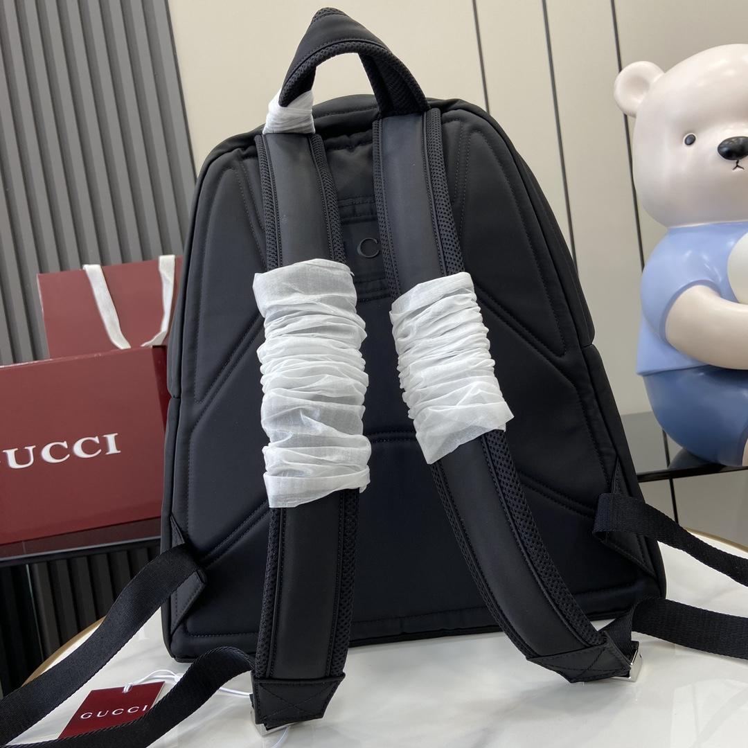 Gucci Medium Backpack With Gucci Logo - 
