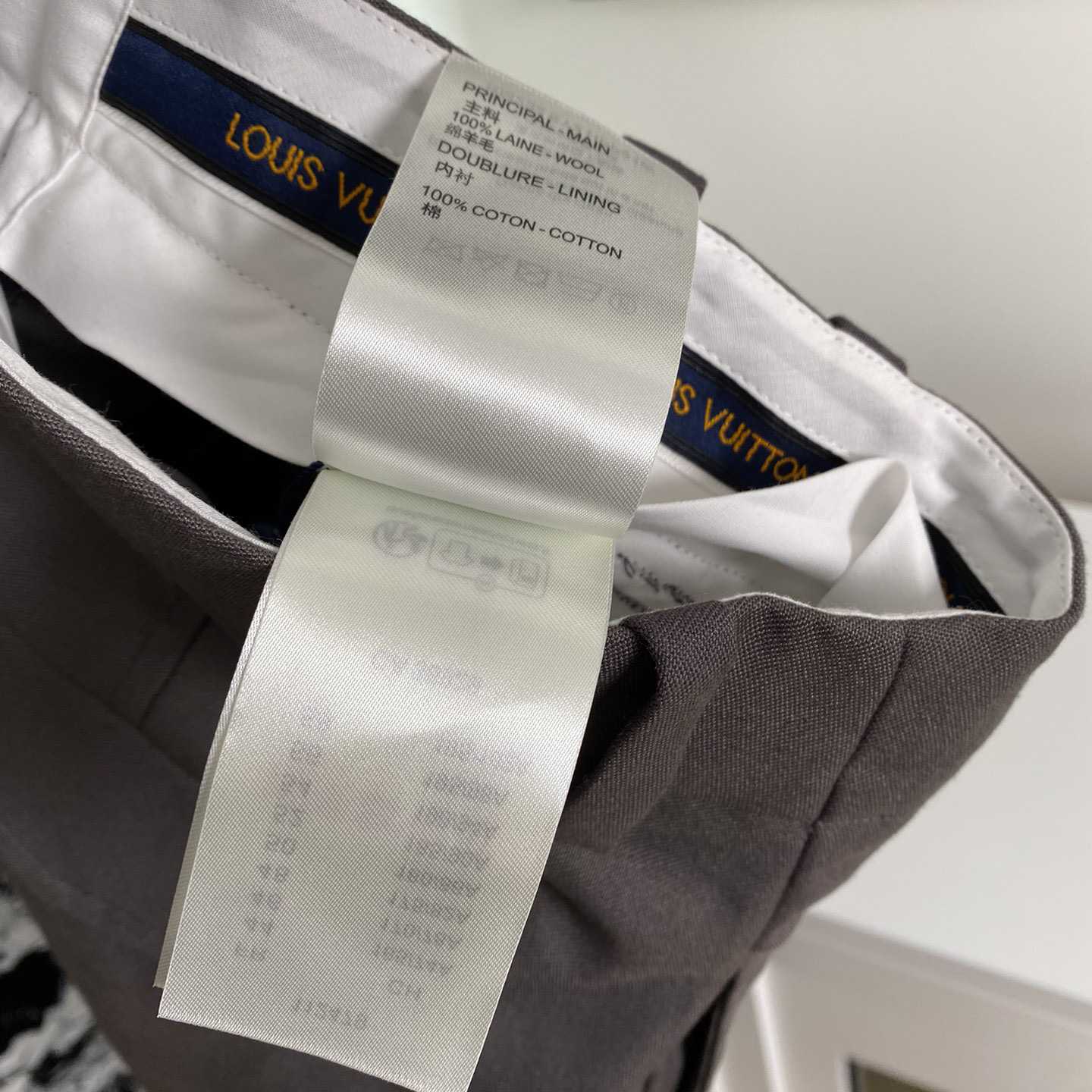 Louis Vuitton Pants - 