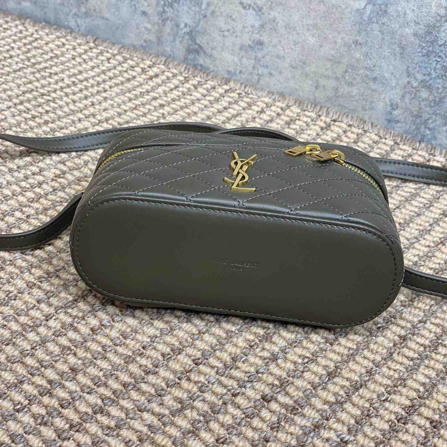 Saint Laurent Gaby Vanity Bag In Lambskin - 