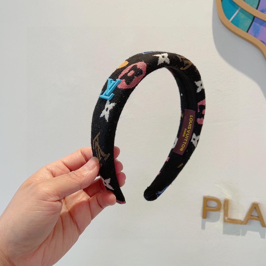 Louis Vuitton Headband  - 