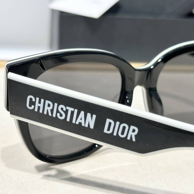 Dior DiorPacific B2F - 