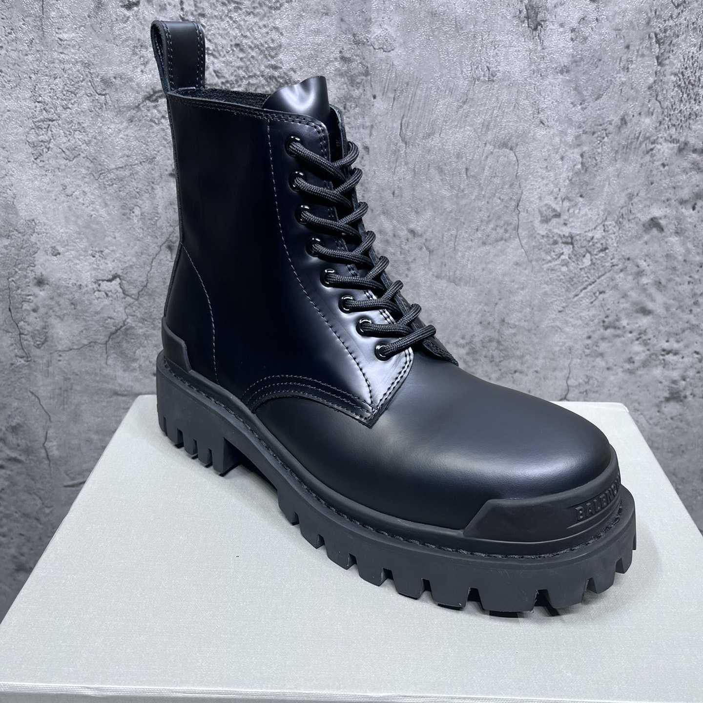 Balenciaga Men's Strike Boot - DesignerGu